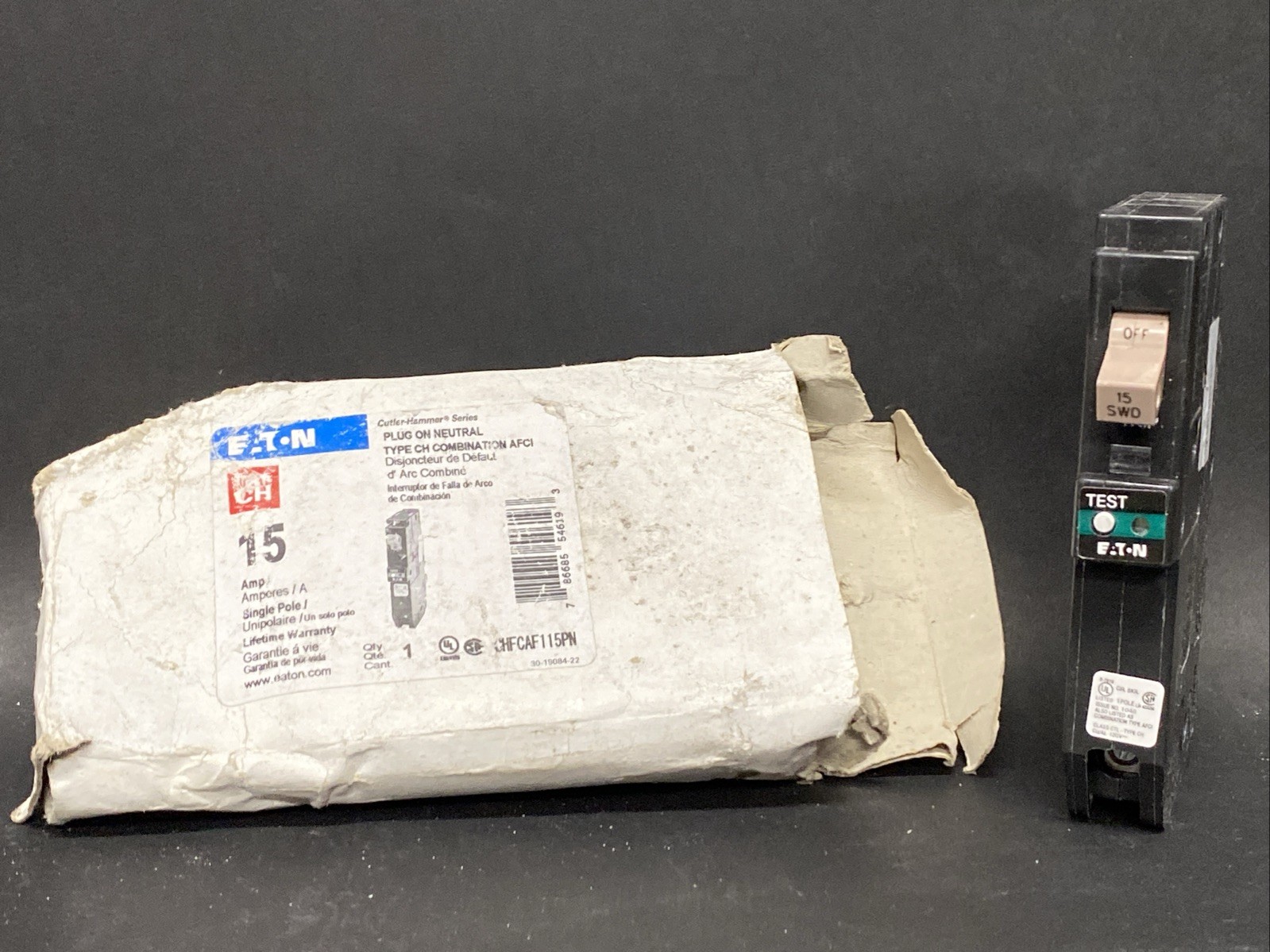 Eaton CHFCAF115PN 15A Plug-On Neutral Circuit Breaker Open Box YM
