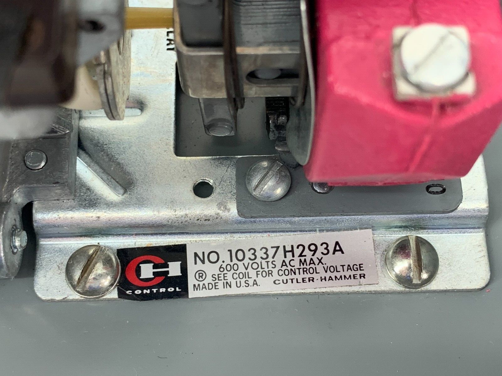 Cutler-Hammer 10337H293A 1-Minute Pneumatic Time Delay Relay 600V Timing Switch