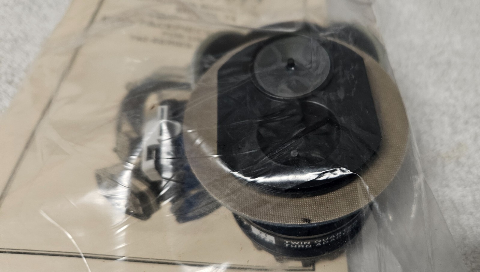 New Scott Safety Twin Cartridge Adapter Model 74 Full Face Respirator Mask Dust