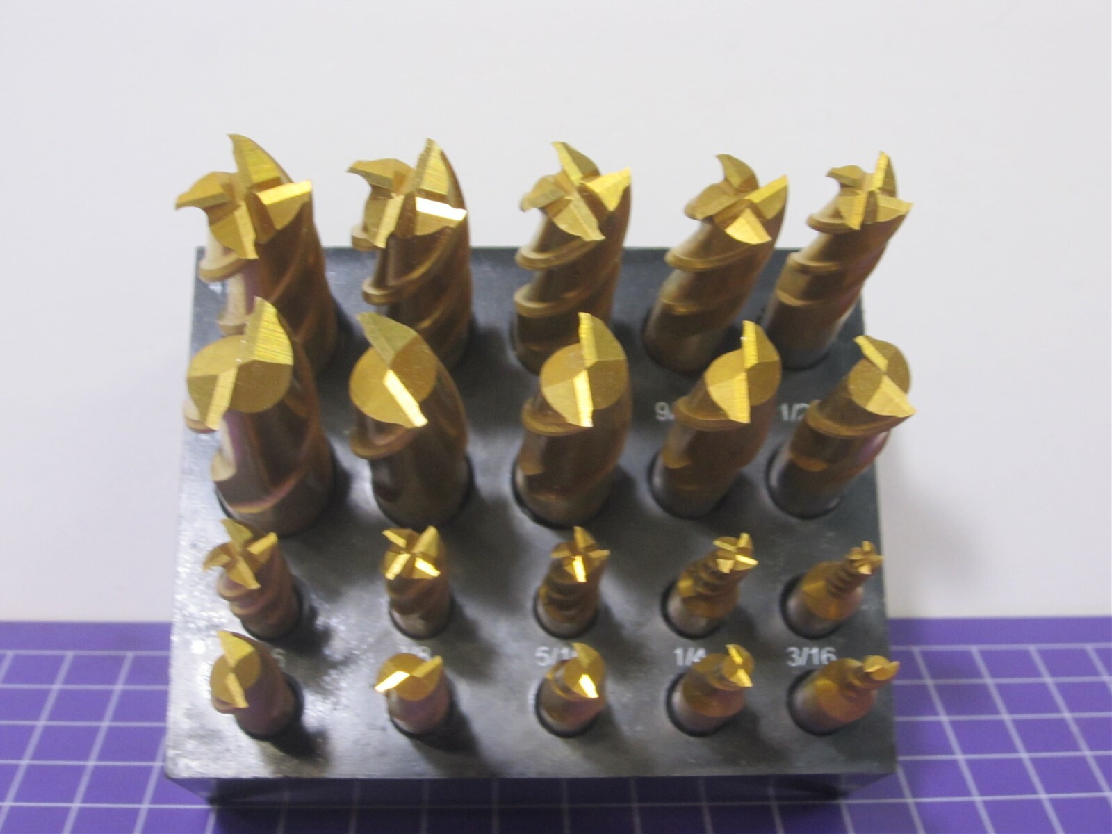 Value Collection 20 Piece HSS 3/16 to 3/4″ Square End Mill Set 2 & 4F TiN