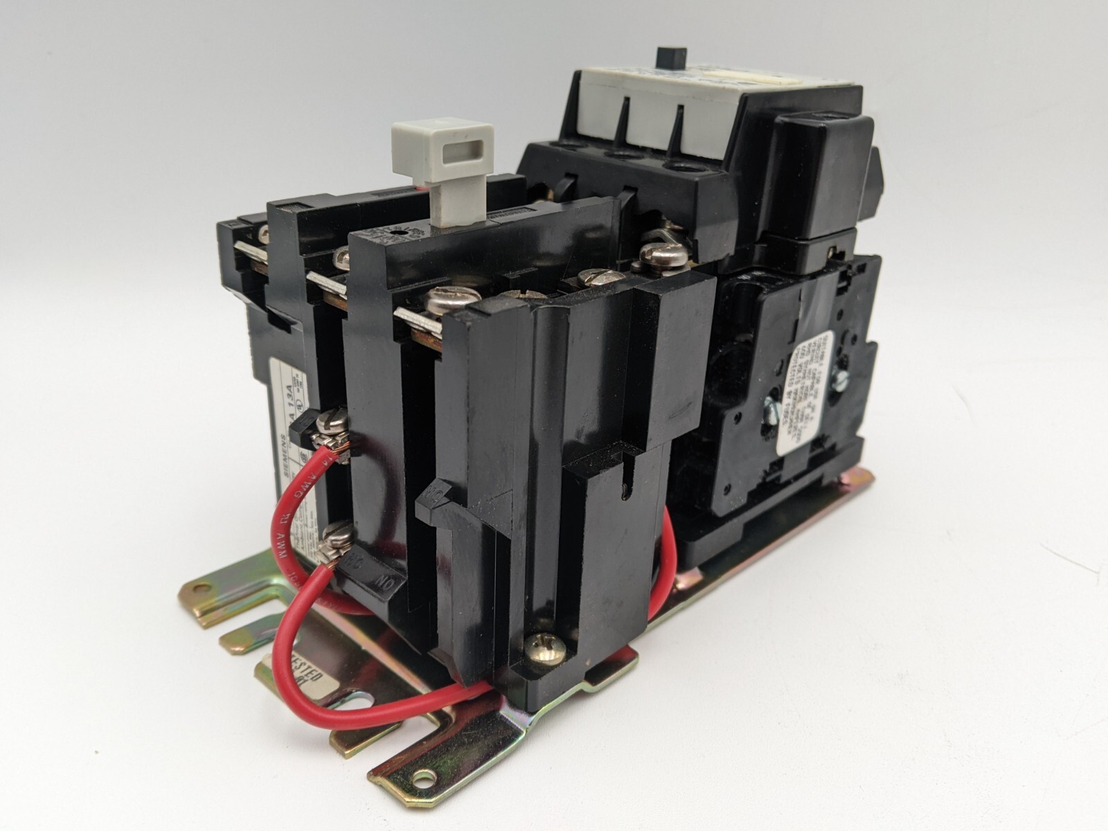 Siemens SXL CO NEMA Size-1 600 VAC 27 AMP 10 HP 3-PH 220/240 Volt Coil Starter