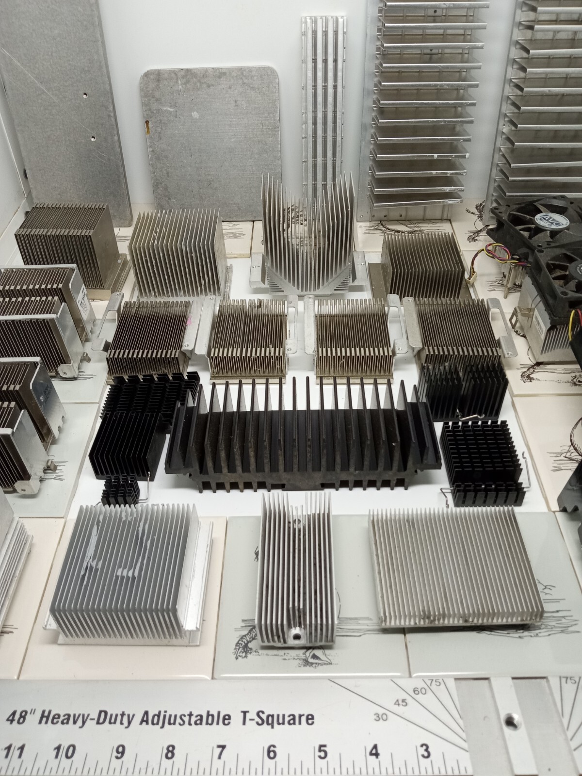 Lot Of 28 Vintage Computer Aluminum Heat Sinks Large & Small Variety 21 Lb 10 Oz