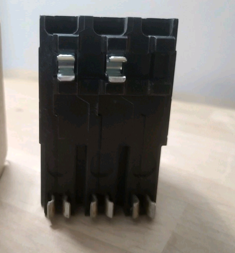 NEW Square D QO370 Type QO Plug-In Miniature Circuit Breaker 70 A 3 Pole 240 V