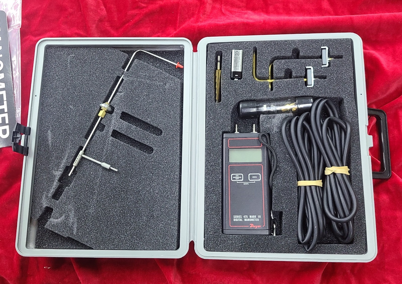 DWYER SERIES 475 MARK III DIGITAL MANOMETER