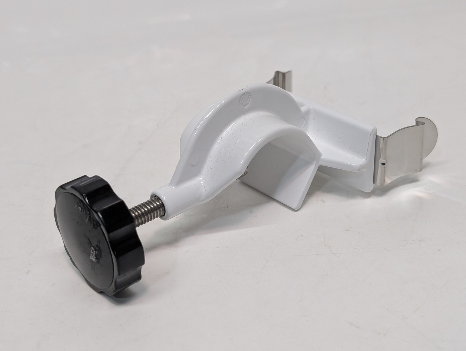 Edwards Lifesciences DTSC table clamp mounting bracket accessory as shown