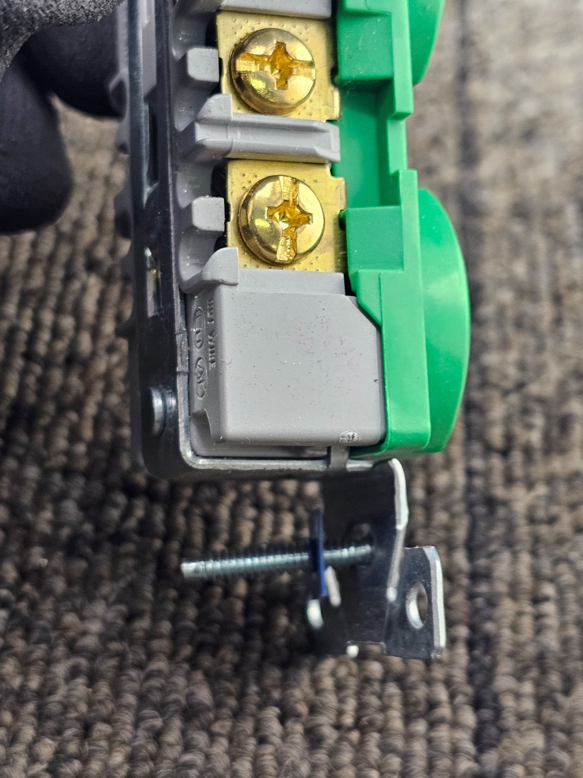 (QTY 2) Eaton 5262CHGN: 15A Half Control Duplex Receptacle 5-15R 2P 3W Green