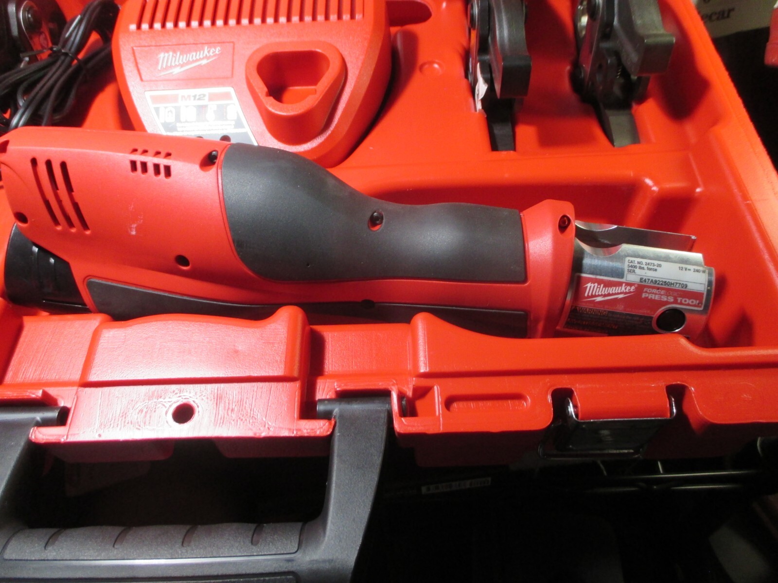 Milwaukee 2473-22 M12 Force Logic Press Tool Kit with 3 Jaws looks prefect
