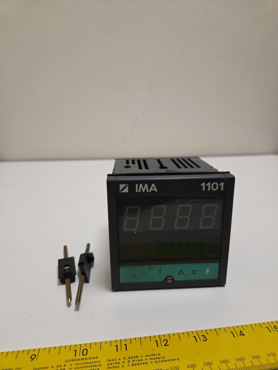 Gefran 1101-R0-1R-0-1-P97 Digital TemperatureProcess Controller 100-240VAC