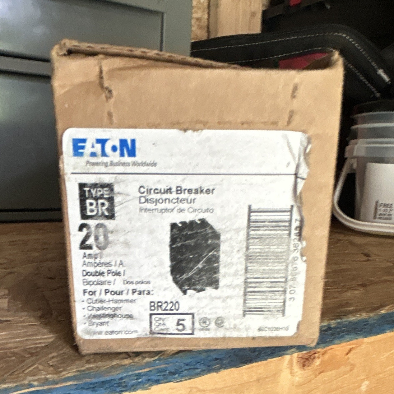 Eaton BR220 20A 2-Pole Branch Circuit Breaker AC Black Thermal Protection