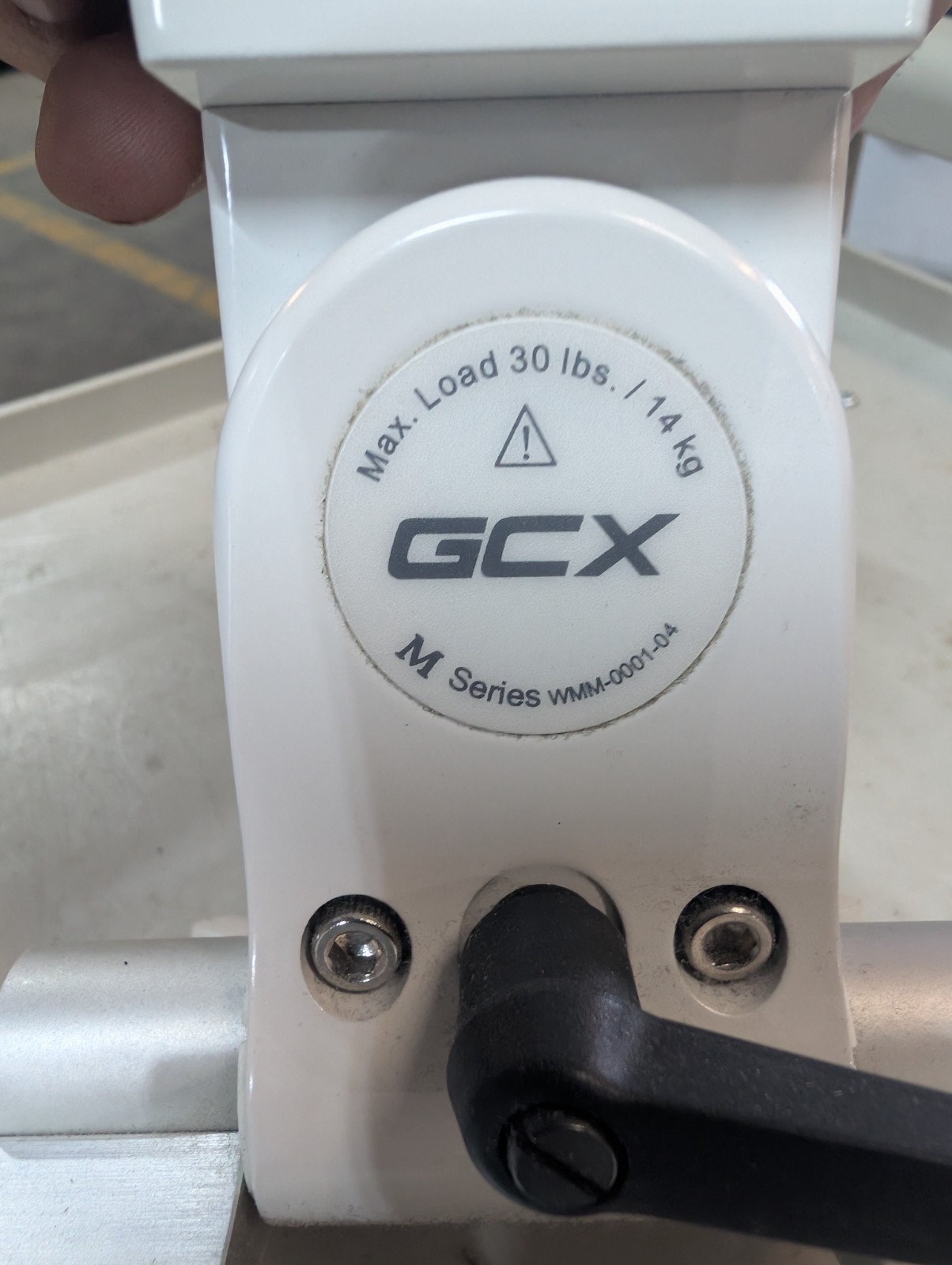 GCX WMM-0001-04 Articulating Wall Mount, max load 30 lbs/14kg, as shown in pics