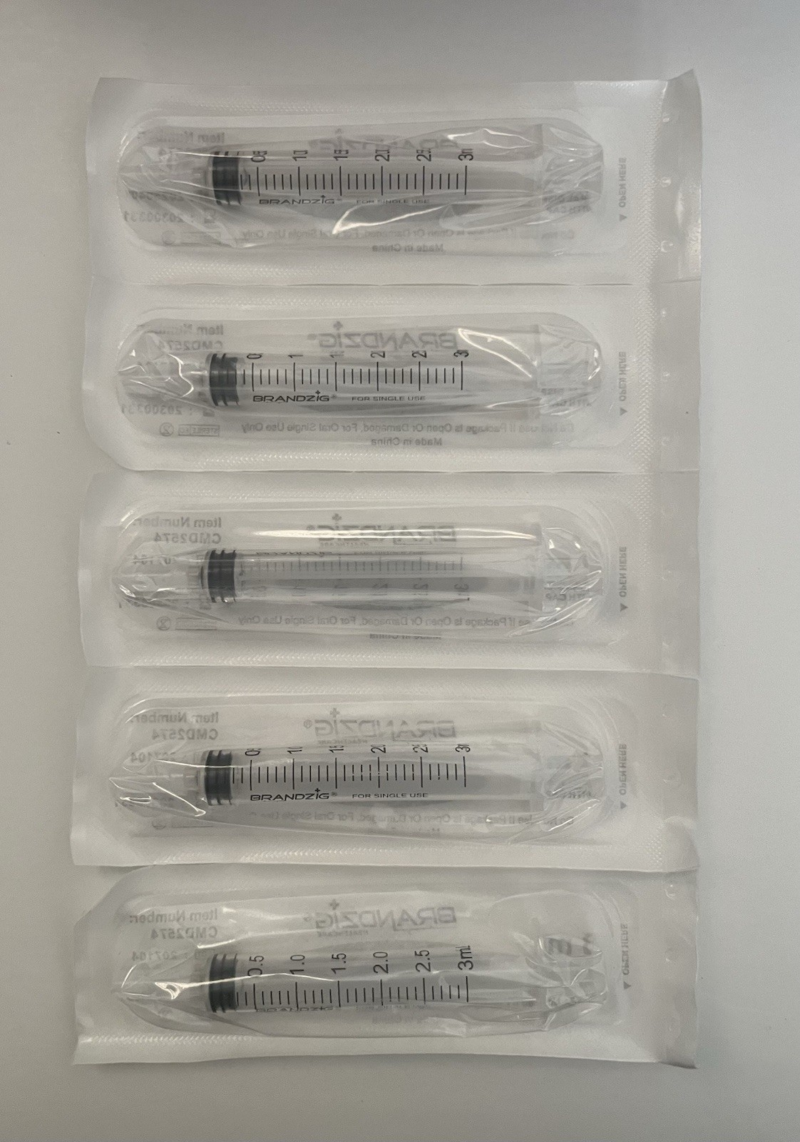 Brandzig Oral Syringe 3mL Luer Slip Tip w/Cap 100 Count Value Pack Damaged Box