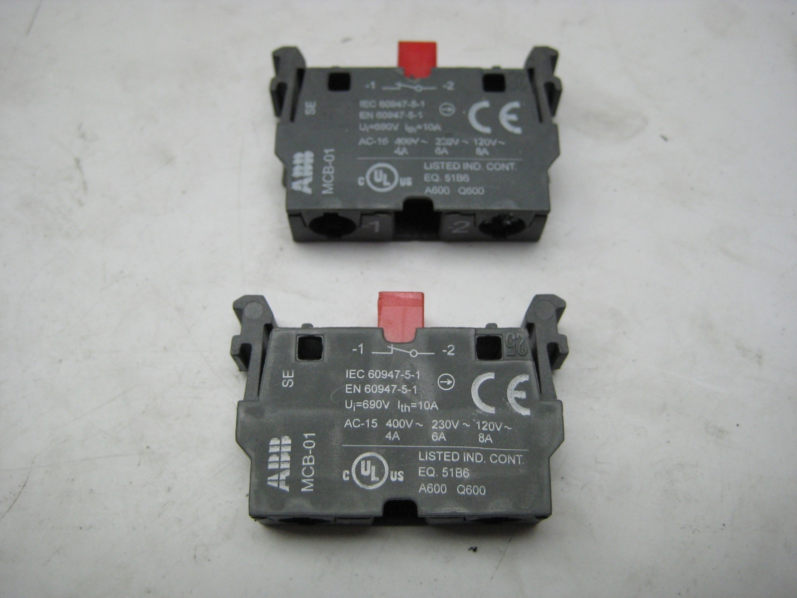 ABB MCB-01 CONTACT BLOCK LOT OF 2 NSNP