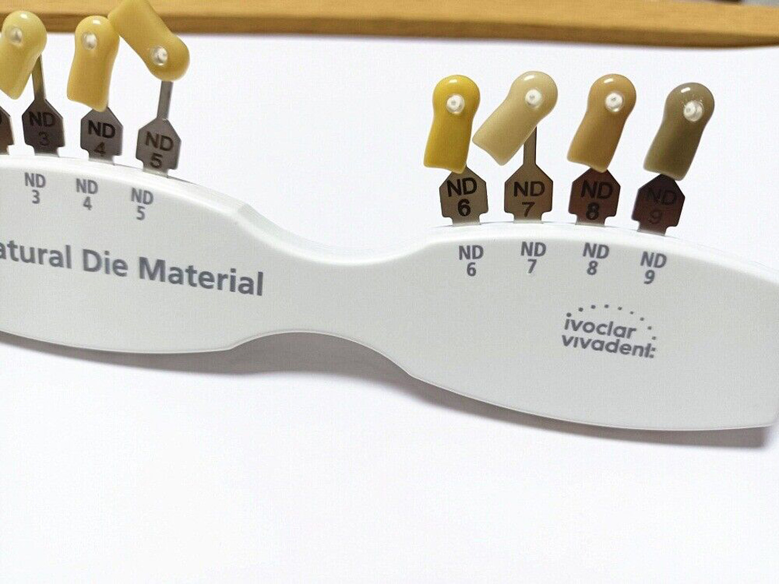 Ivoclar Vivadent Dental Shade Guide A-D 20 IPS or Natural Die ND1-9 Bleach Teeth