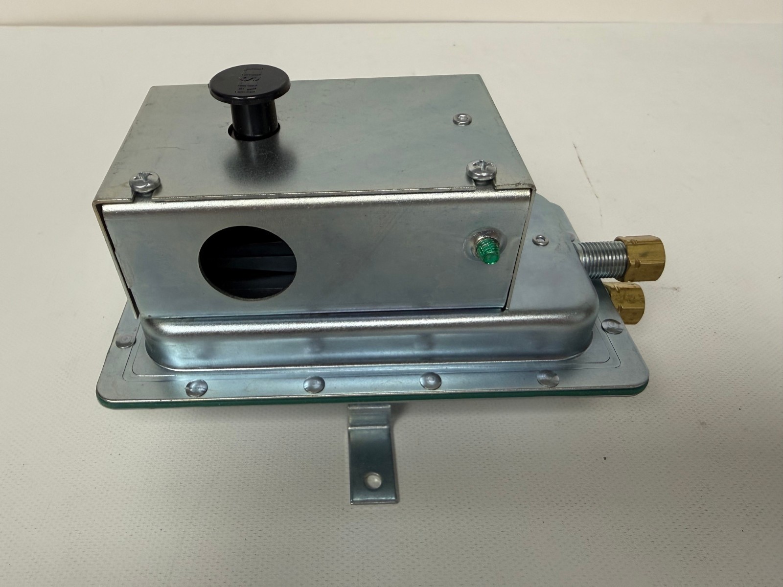 SIEMENS 141-0575 POWERS AIR FLOW SWITCH NEW OPEN BOX