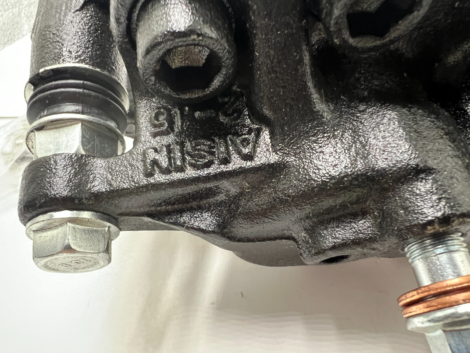 AISIN Brake Caliper 28v (0Z7) Powder Coated Finish Cast Iron Replacement