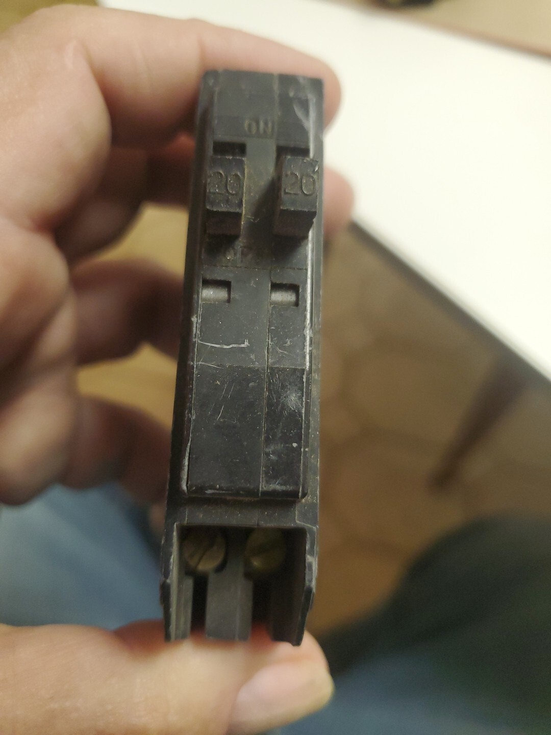 1PC SQUARE D QO2020 QO2020C 20A TWIN CIRCUIT BREAKER (NO HOOK) Type QOT SHP PRIO