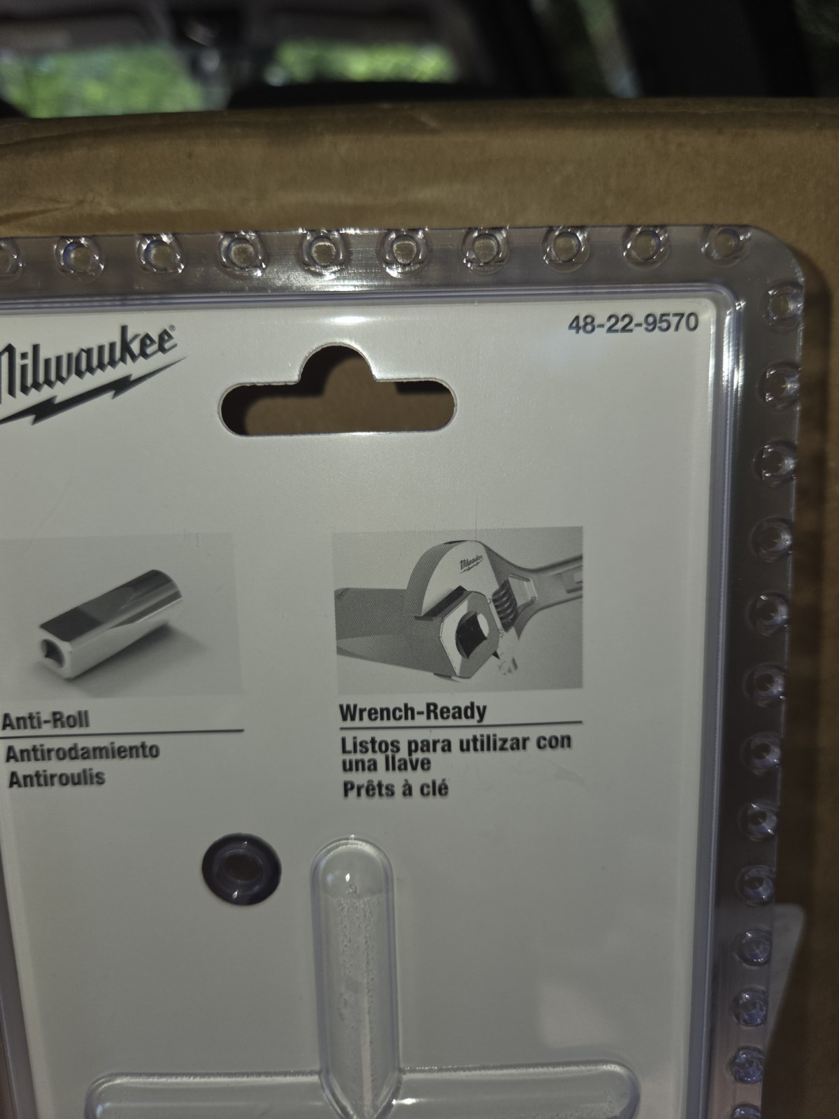 Milwaukee 48-22-9570 E-Torx 1/4″ 3/8″ & 1/2″ Drive External Sockets 12 PC Set