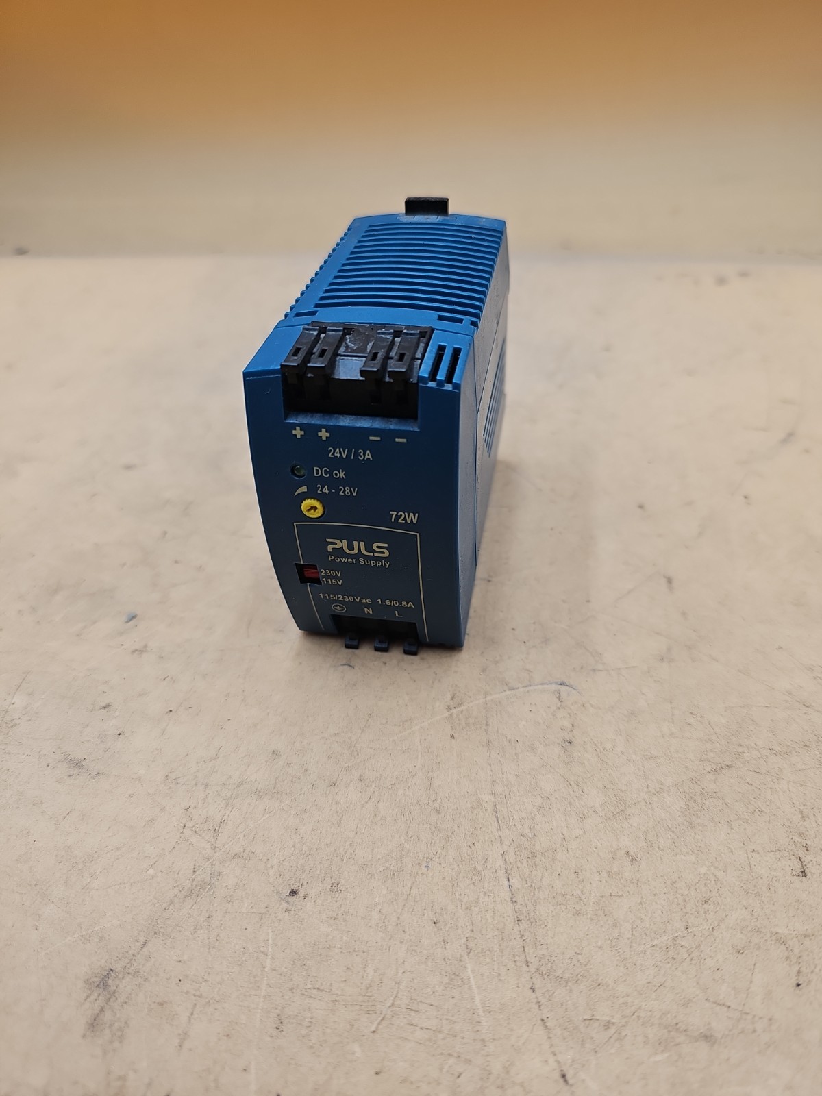 PULS ML70.100 24VDC POWER SUPPLY 3A 120/240VAC IN