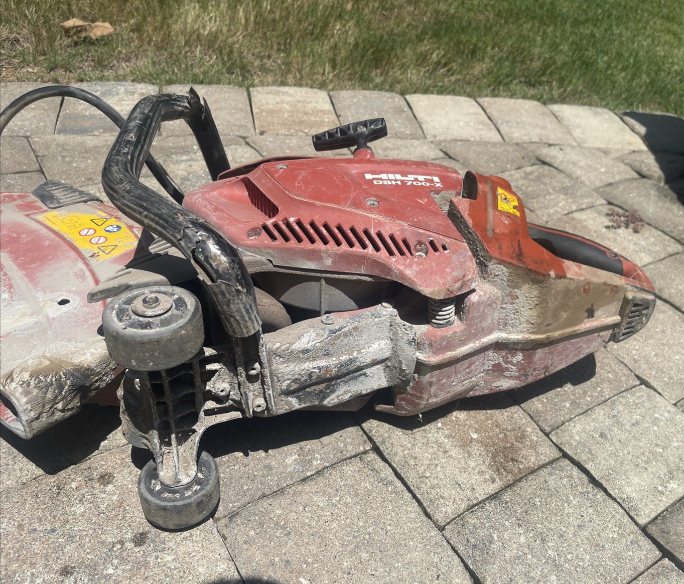 Hilti DSH 700-X Handheld Cut-Off Gasoline Concrete Saw – Used / Untested