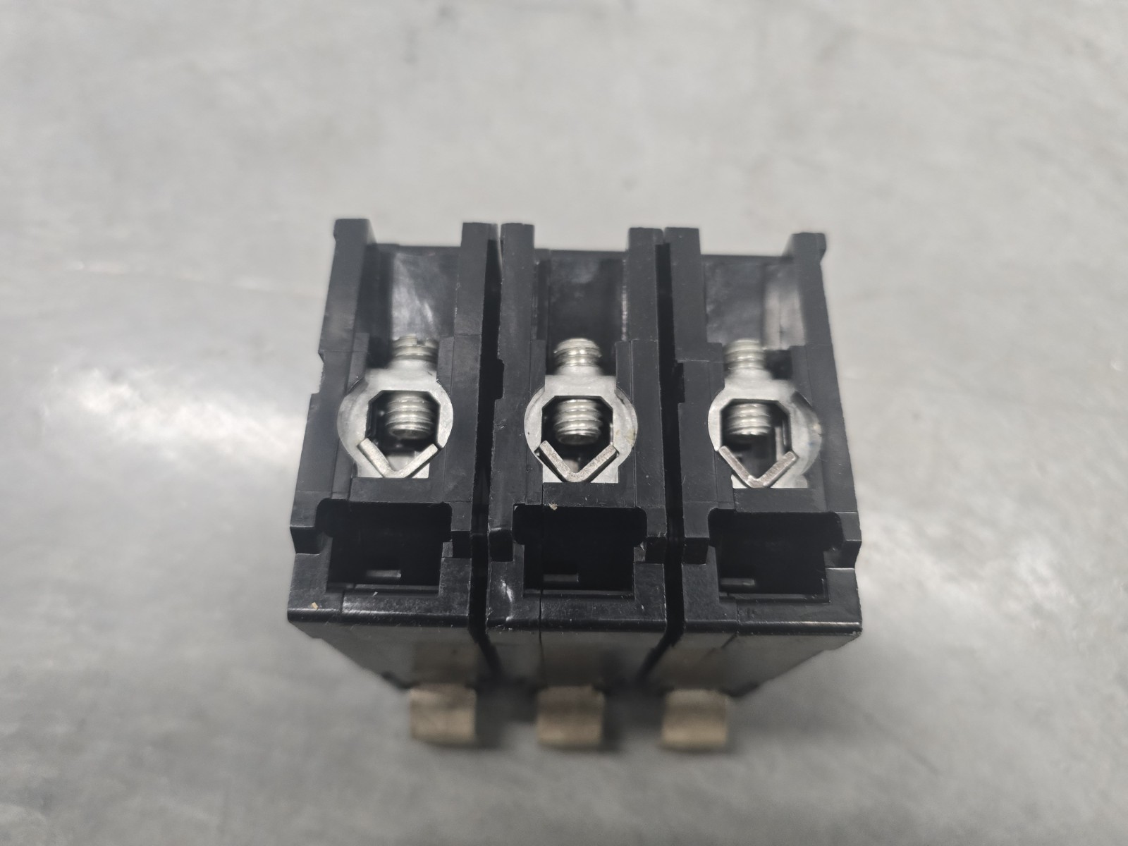 EATON Cutler-Hammer 60 Amp 3 Pole Bolt-On Circuit Breaker – BAB3060H