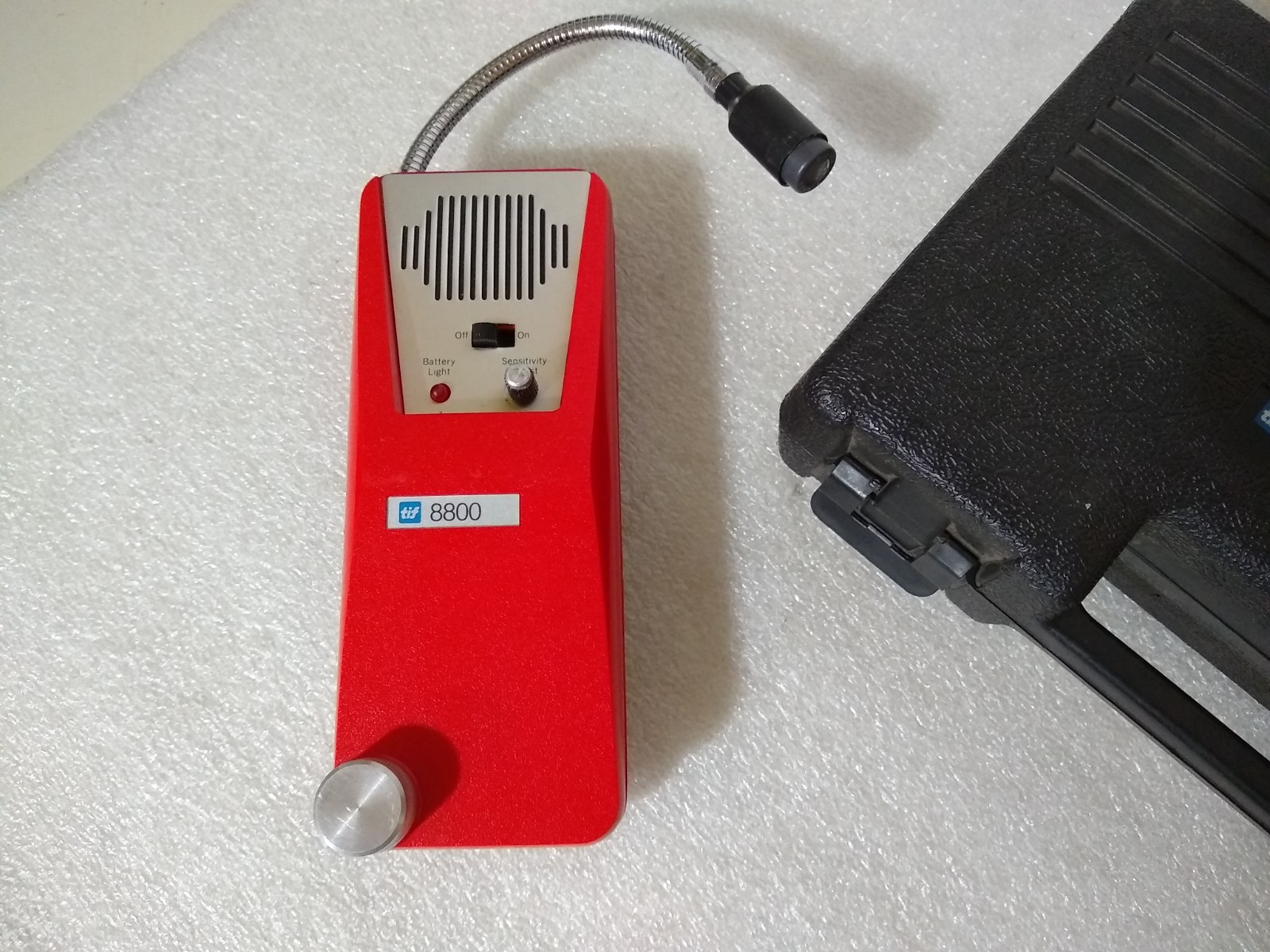 TIF 8800A Combustible Gas Detector w/ Case – No Charger