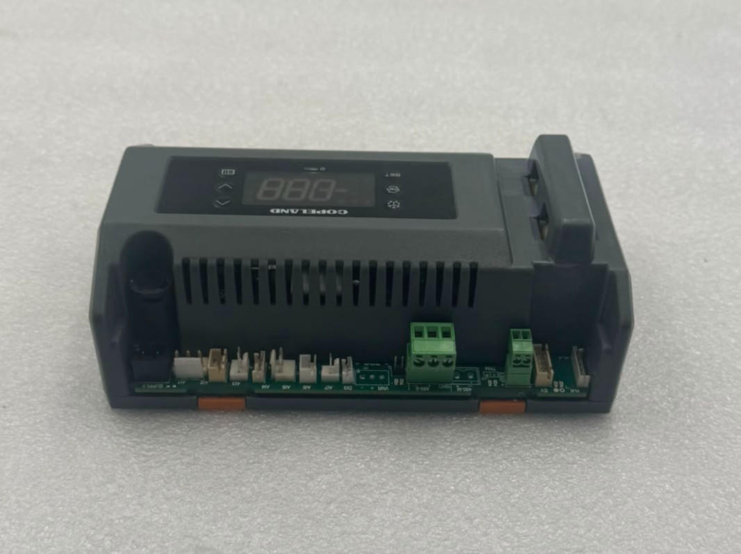 COPELAND XCM25D 543-0220-00 unit controller