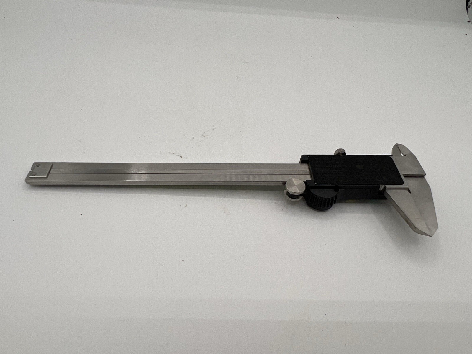Mitutoyo Digital Caliper 500-196-30 0-6″ ABSOLUTE Digimatic IP67 0.0005in/0.01mm