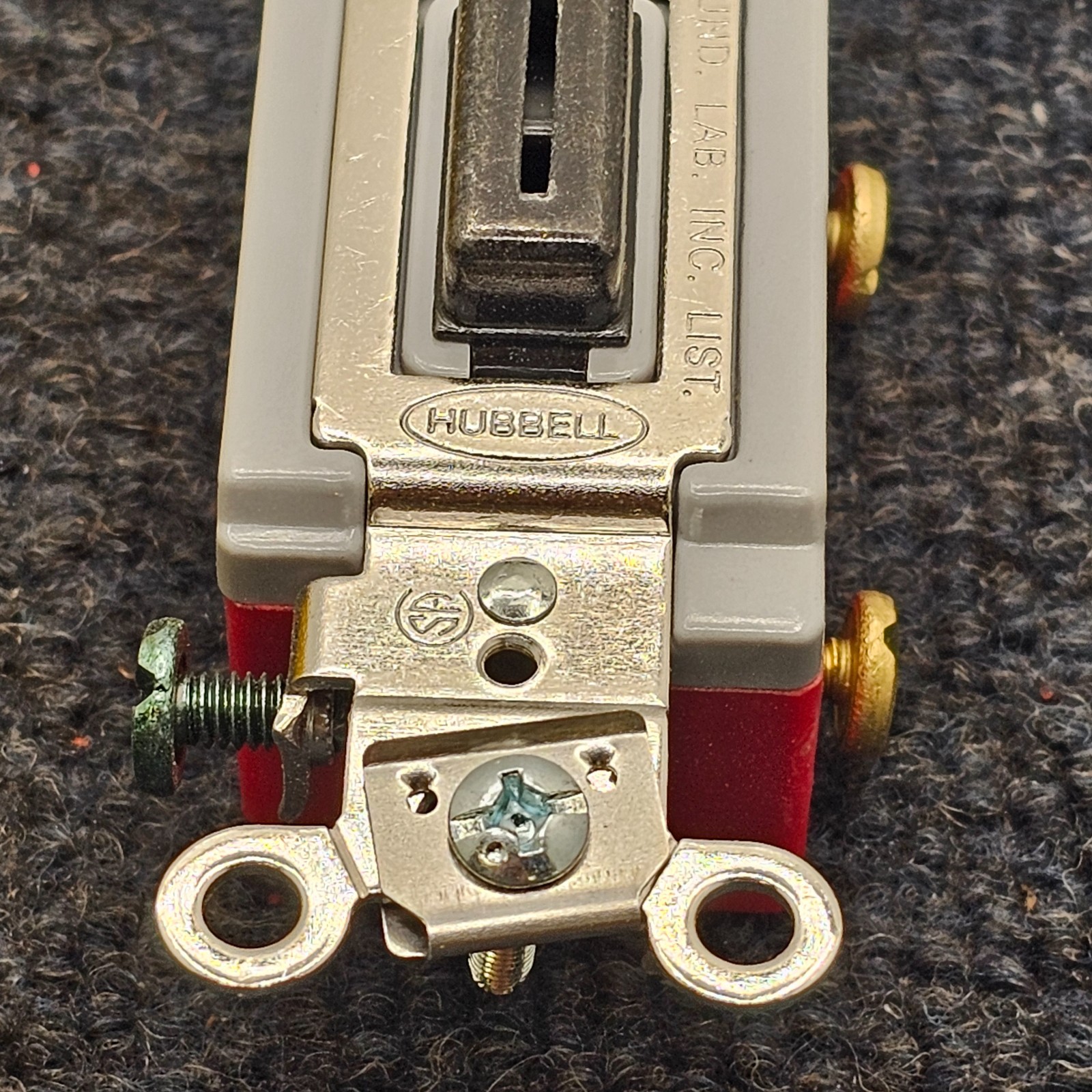 Hubbell HBL1221L: HBL Lock Switch, Single Pole 20A 120-277VAC, Back & Side Wired