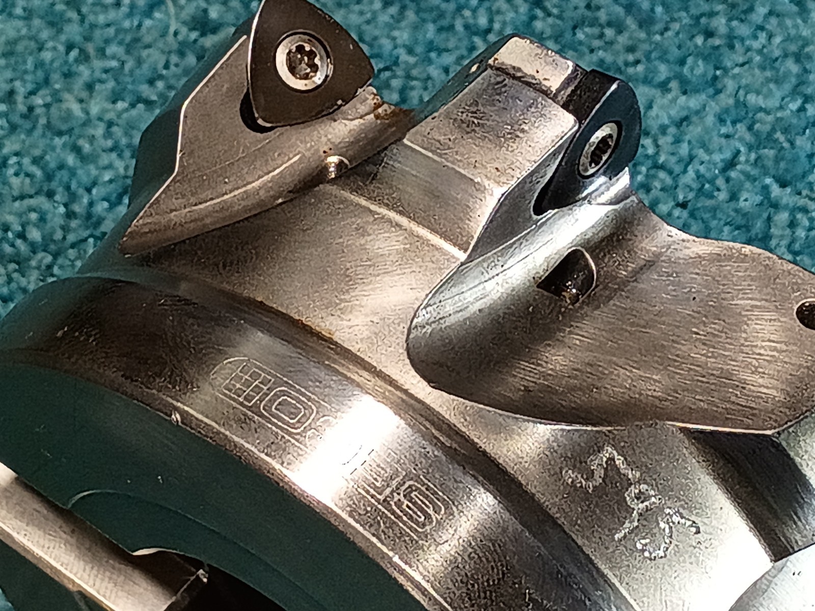 Seco R220.21-4.00-R160.7A 4″ Facemill 7 Pocket W/Inserts 1.5″ Arbor & Allen Bolt