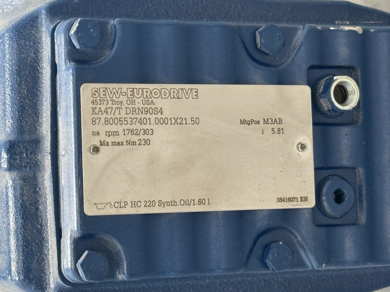 NEW SEW-EURODRIVE KA47/T DRN90S4 GEARMOTOR 1.5HP 5.81:1