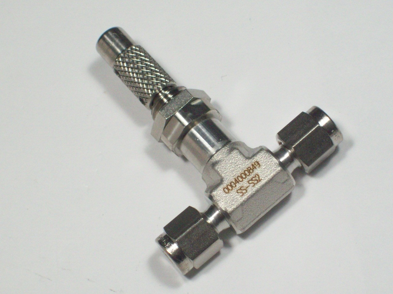 1- Swagelok Stainless Steel Low Flow Metering Valve, 1/8″ OD Tube, SS-SS2