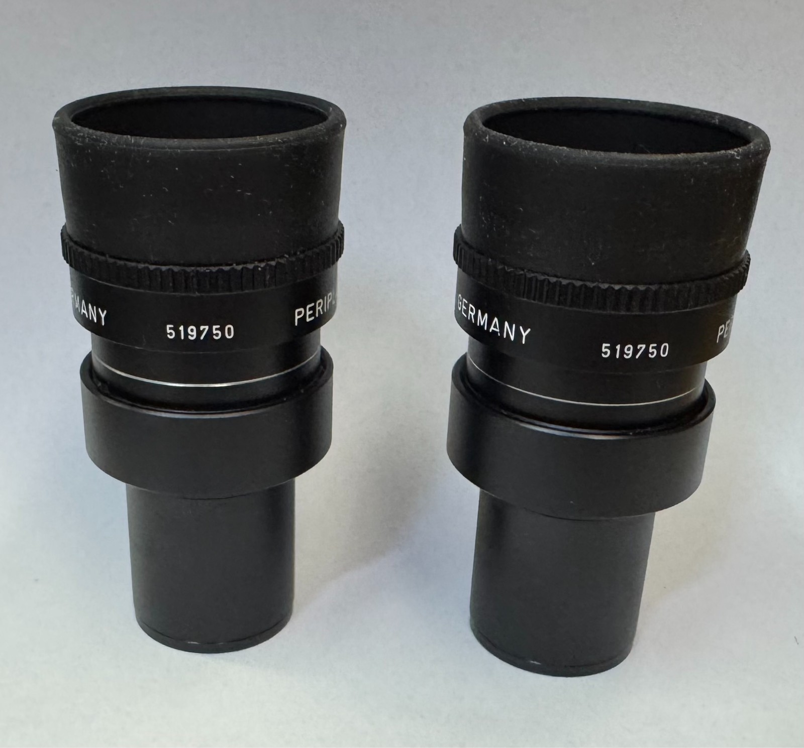 Pair Leitz Periplan 10X/18 M High Eyepoint Reticle Adjust. Microscope Eyepieces