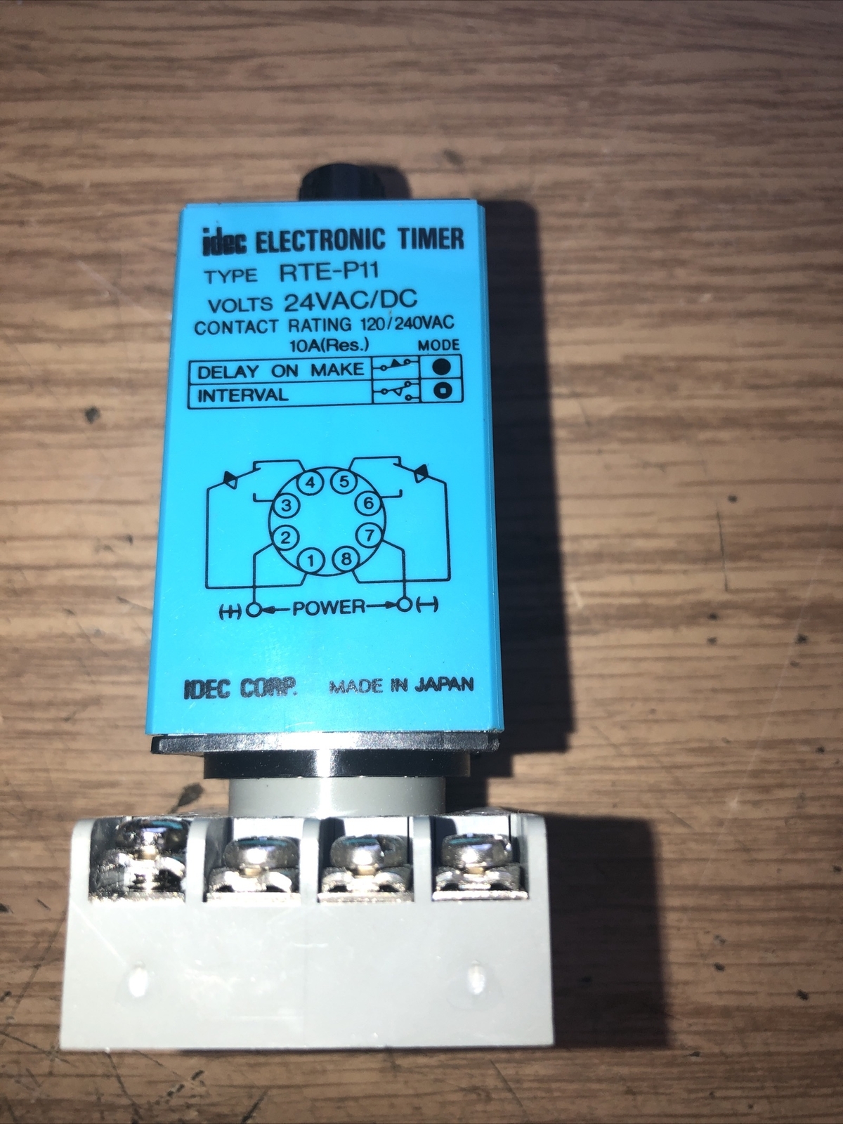 Idec Corporation RTE-P11 Electronic Timer with SR2P-06 Socket