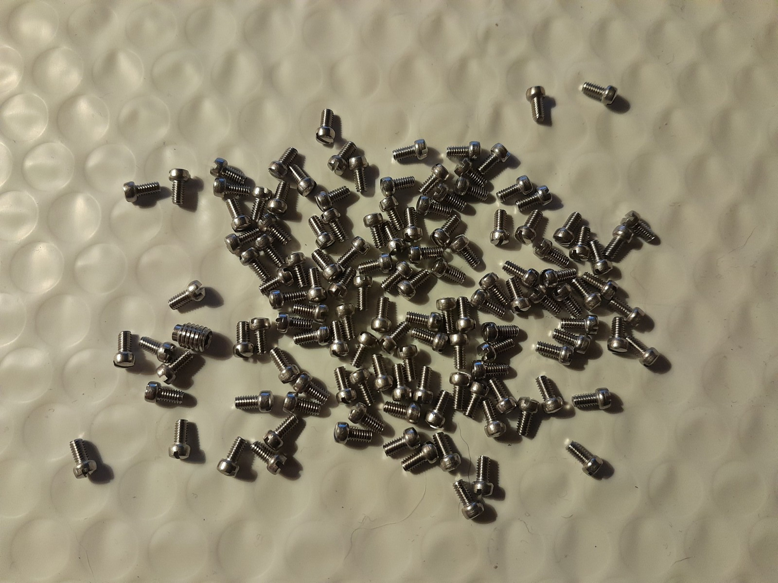 #3-56 X 3/16″ FILLISTER HEAD SLOTTED MACHINE SCREWS STAINLESS STEEL (SELECT QTY)