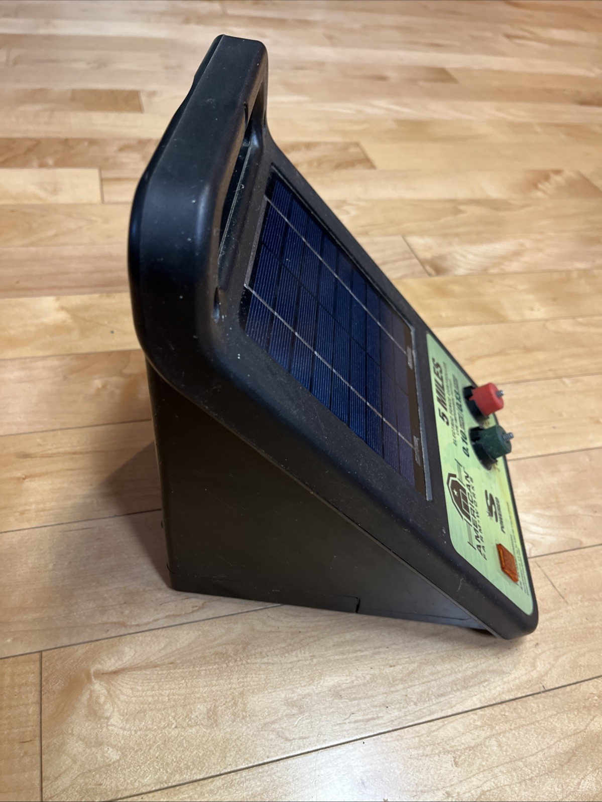 American Farm Works 5 Miles Solar Electric Fence Controller – USED