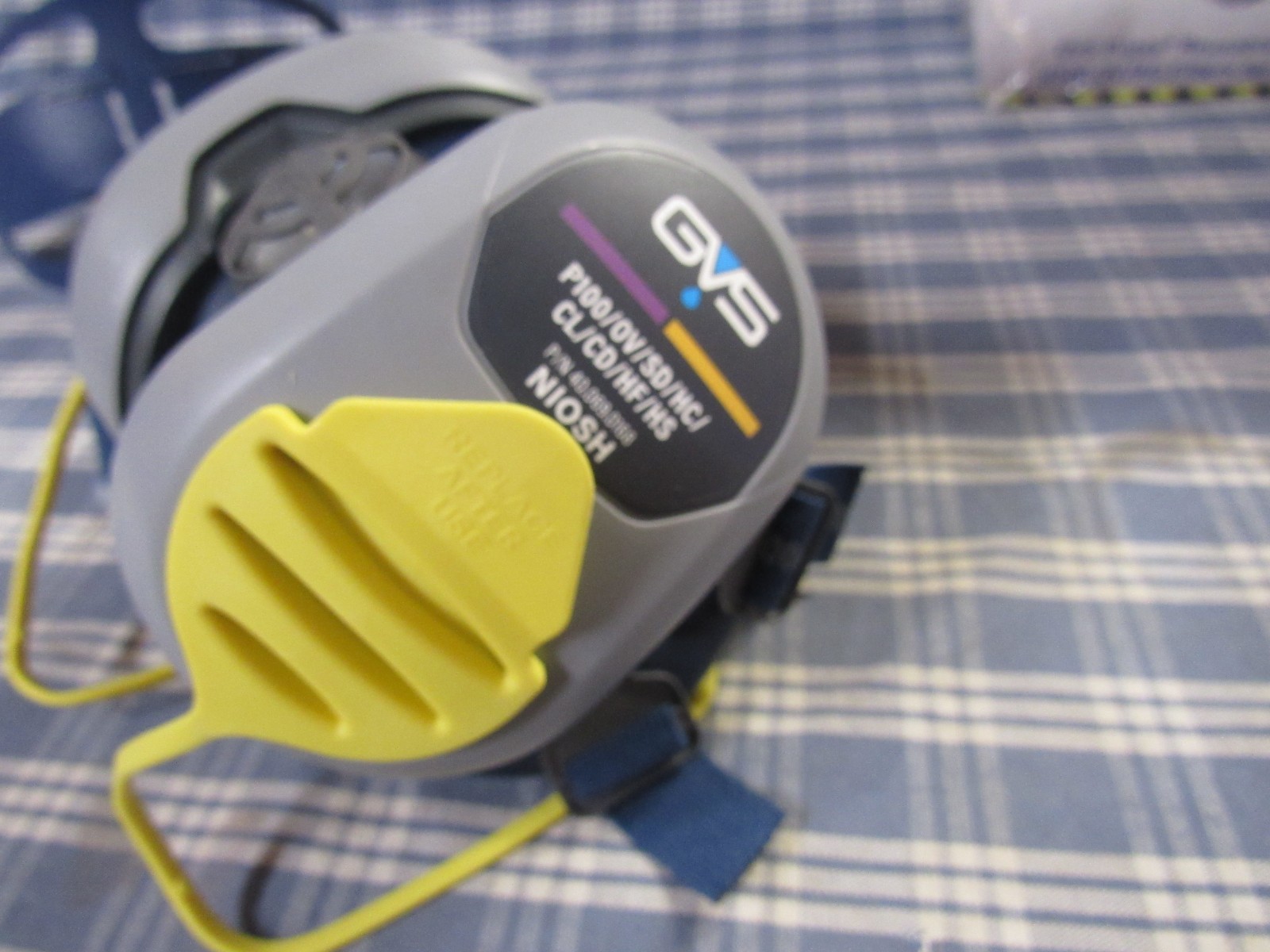 GVS Elipse P100 HalfMask Respirator Size M/L Distressed Box. FAST FREE SHIPPING.
