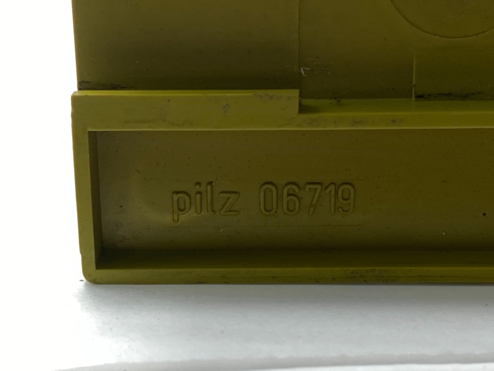Pilz PNOZ V Safety Relay 474790 111609 30/24VDC