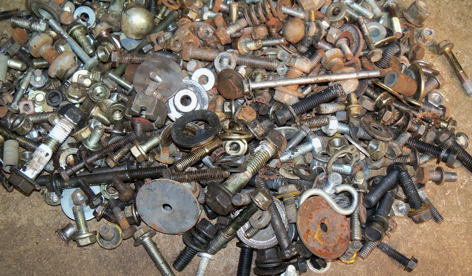 18+ Lbs. Mixed, Hardware, Bolts, Nuts, Fasteners, Washers, Screws, ETC., LOT