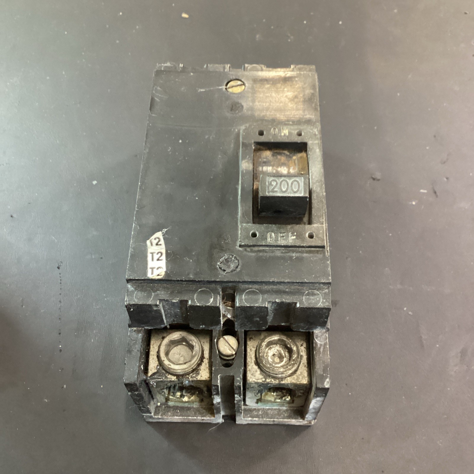 Square D Q2L2200 200A 2 Pole Circuit Breaker 120/240V Type Q2L 2P 200 Amp Used