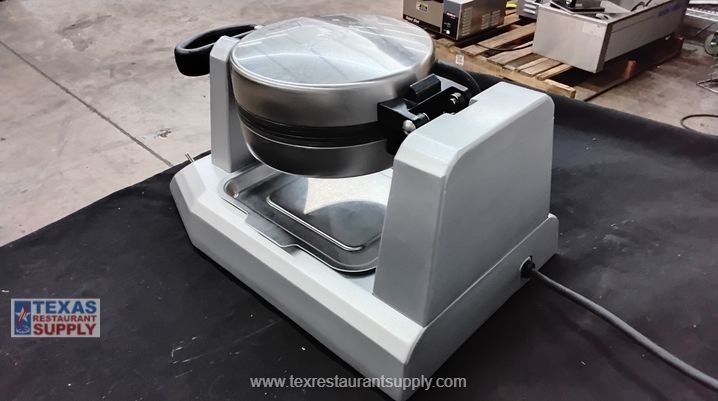 Waring WW180X Commercial Single Belgian Waffle Maker