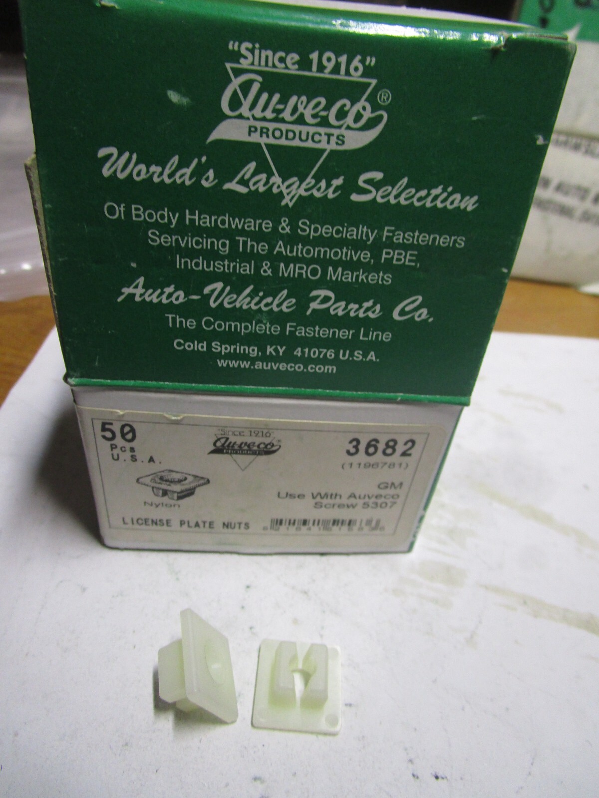 AUVECO 3682 GM LICENSE PLATE NYLON NUT, 1/4-20 SCREW SIZE QTY 50