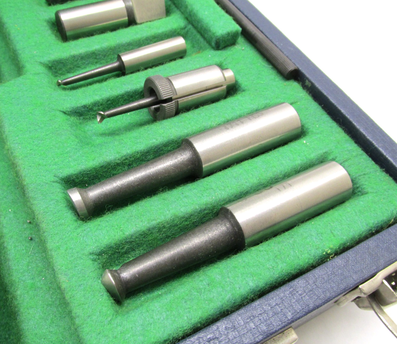 PRISTINE! NAREX 5/8″ UNIVERSAL BORING & FACING HEAD w/ R8 SHANK – #Vhu 1-3/8″