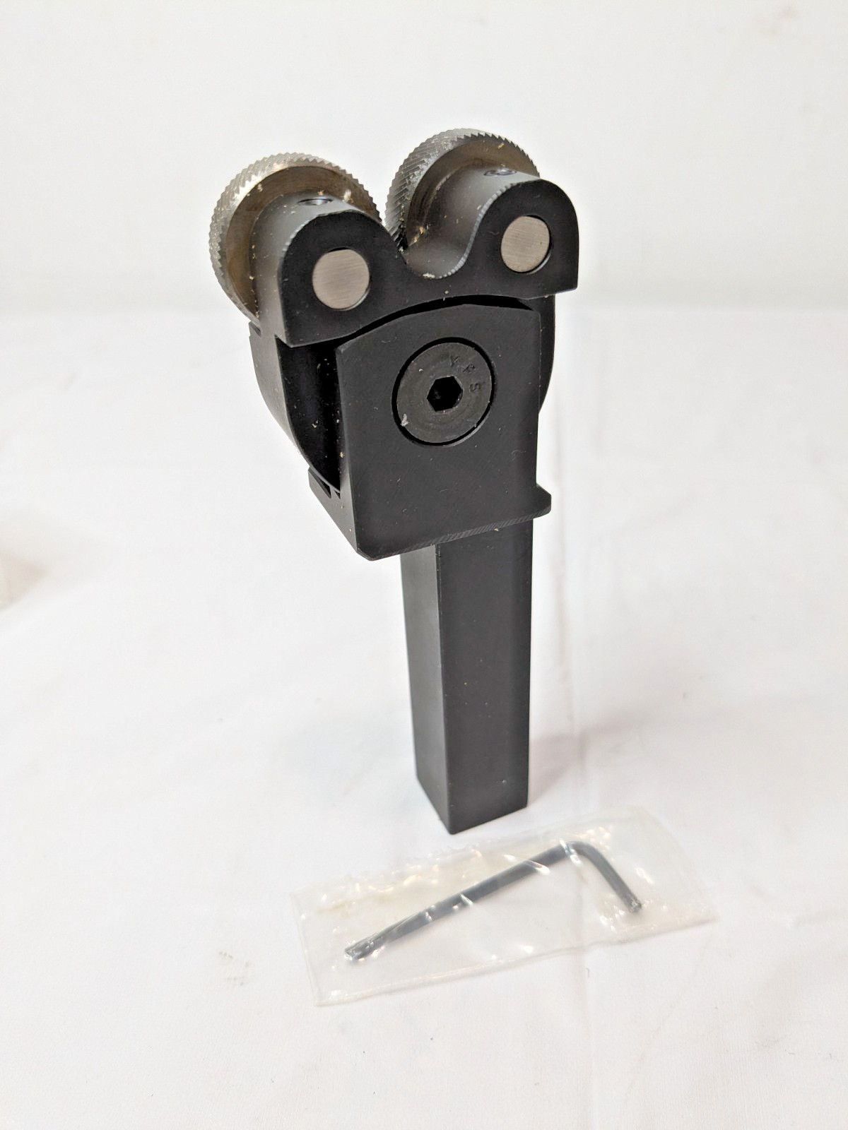 Up-To-Shoulder Bump Knurler Long Square Shank RH 3/4"W x 3/4"H BOT2X-