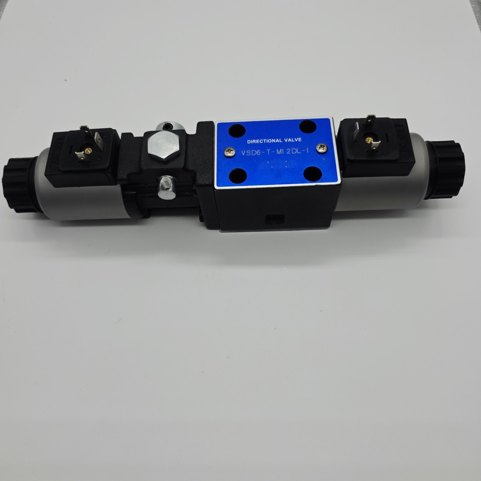 Directional Control Valve VSD6-T-M1-2DL-I Hydraulic Solenoid 12V Industrial