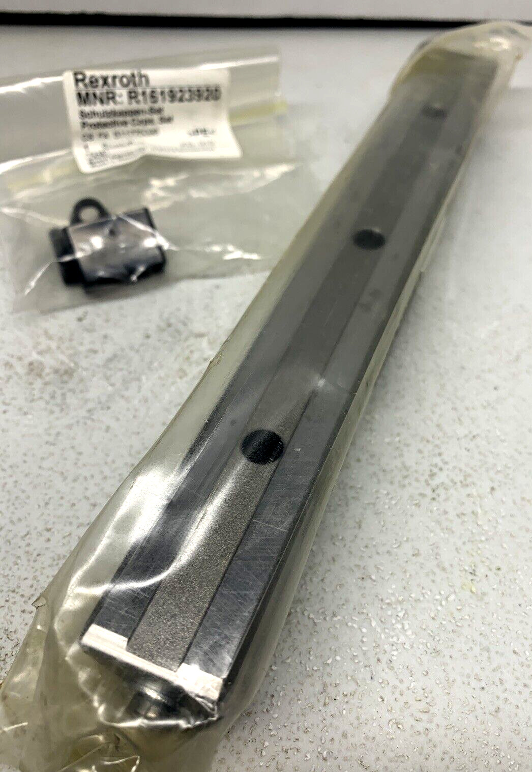REXROTH R160526431 BALL GUIDE RAIL CS w/CAPS KSA-25-SNS 200.0MM **NEW**