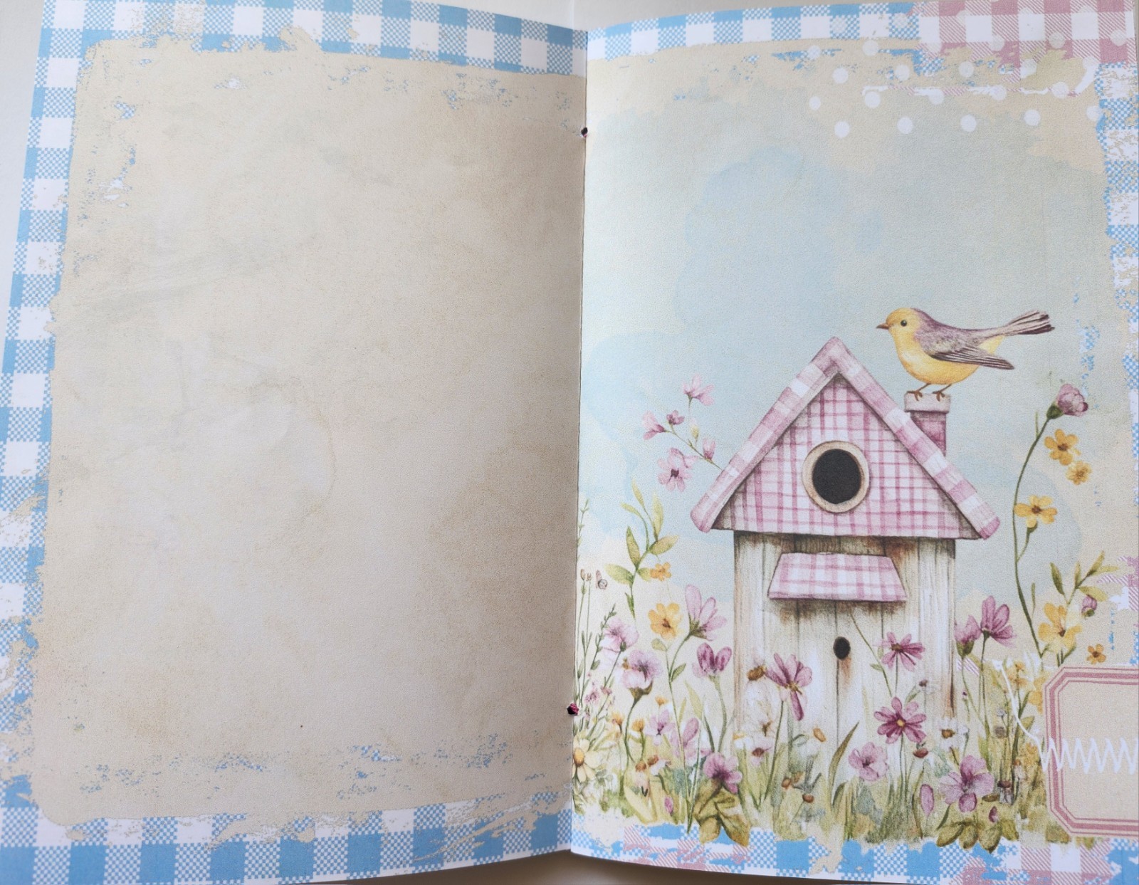 Junk Journal Booklet «COUNTRY GINGHAM» Farmhouse Cards, Pockets Ephemera 40Pg