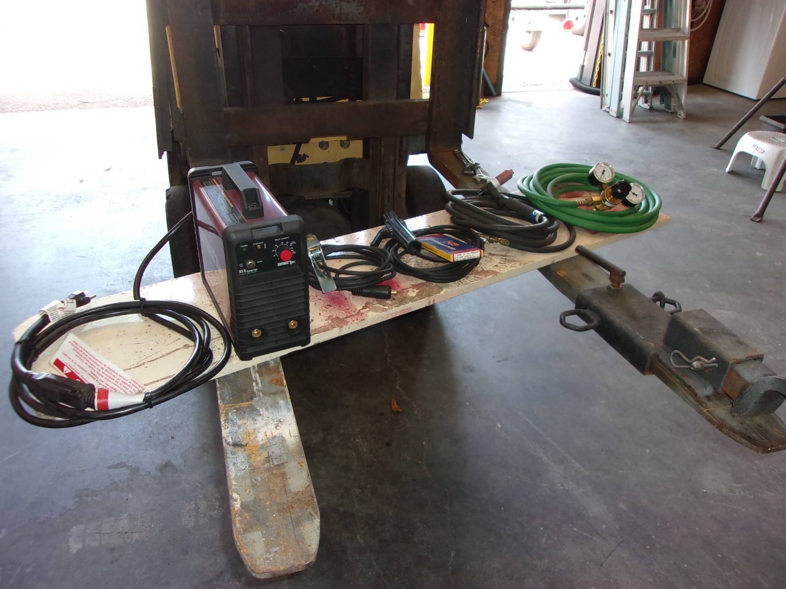 THERMAL ARC 95S, INVERTER WELDER WITH MILLER FLEX HEAD DRY RIG
