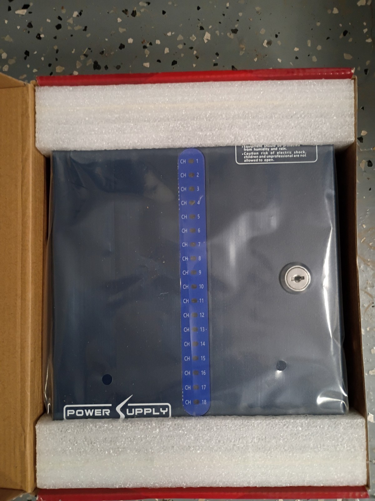 Bolide 12VDC 10A 18-Channel Enclosed Wall-Mount Power Supply Blue