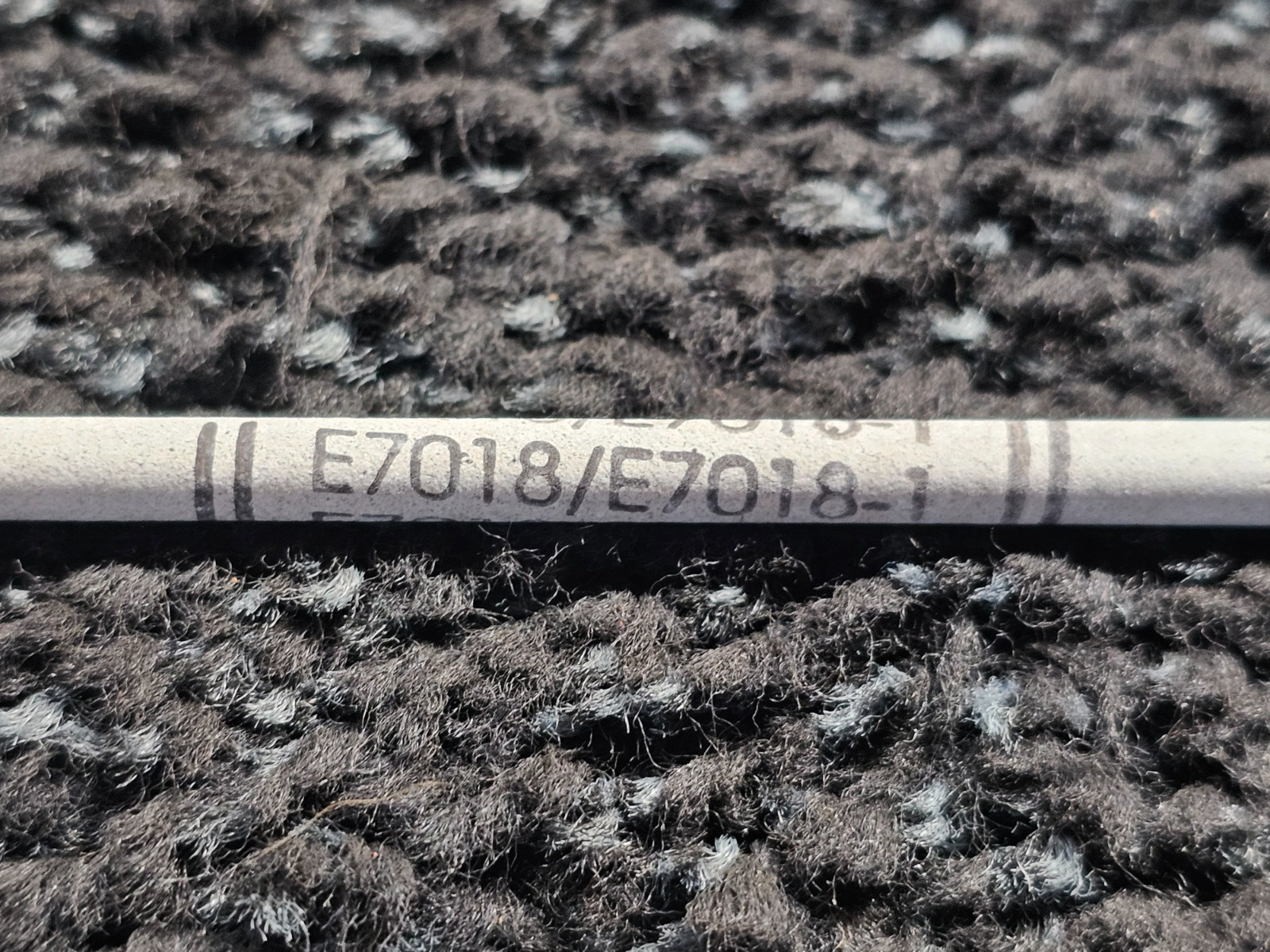 Stick Electrode 14-inch Length x 3/16″ Dia. AWS E7018/E7018-1 50 lb Carbon Steel
