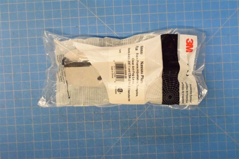 3M Nassau Plus Eyewear 14300-00000-20 Anti Fog Lens Black Frame (2 each lot) NEW